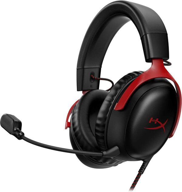 Casque gaming filaire HyperX Cloud III avec microphone détachable et conception confortable.
