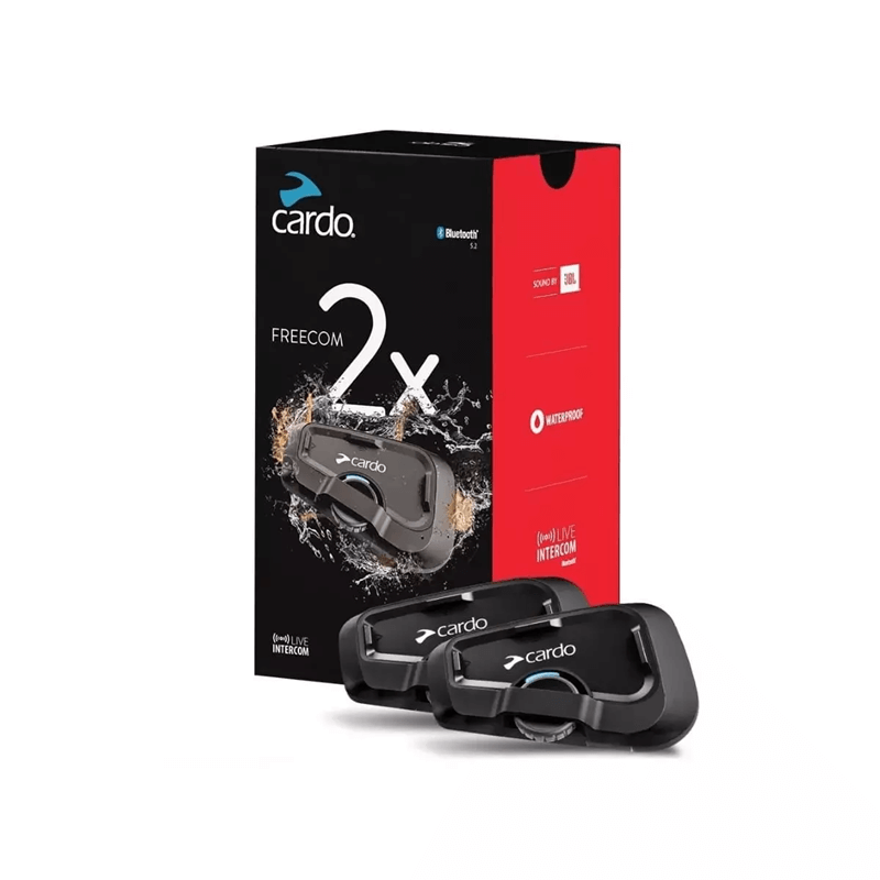Intercom Cardo FREECOM 2X Sound by JBL installé sur deux casques moto, micro relevés.