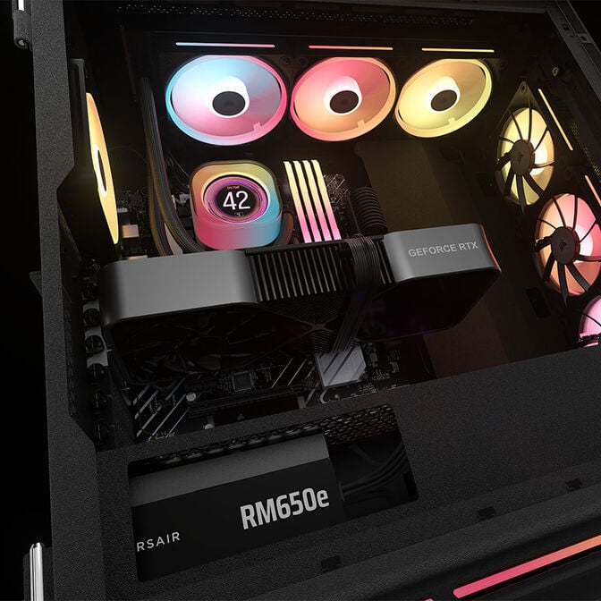 CORSAIR RM650e 2025 dans une configuration PC gaming