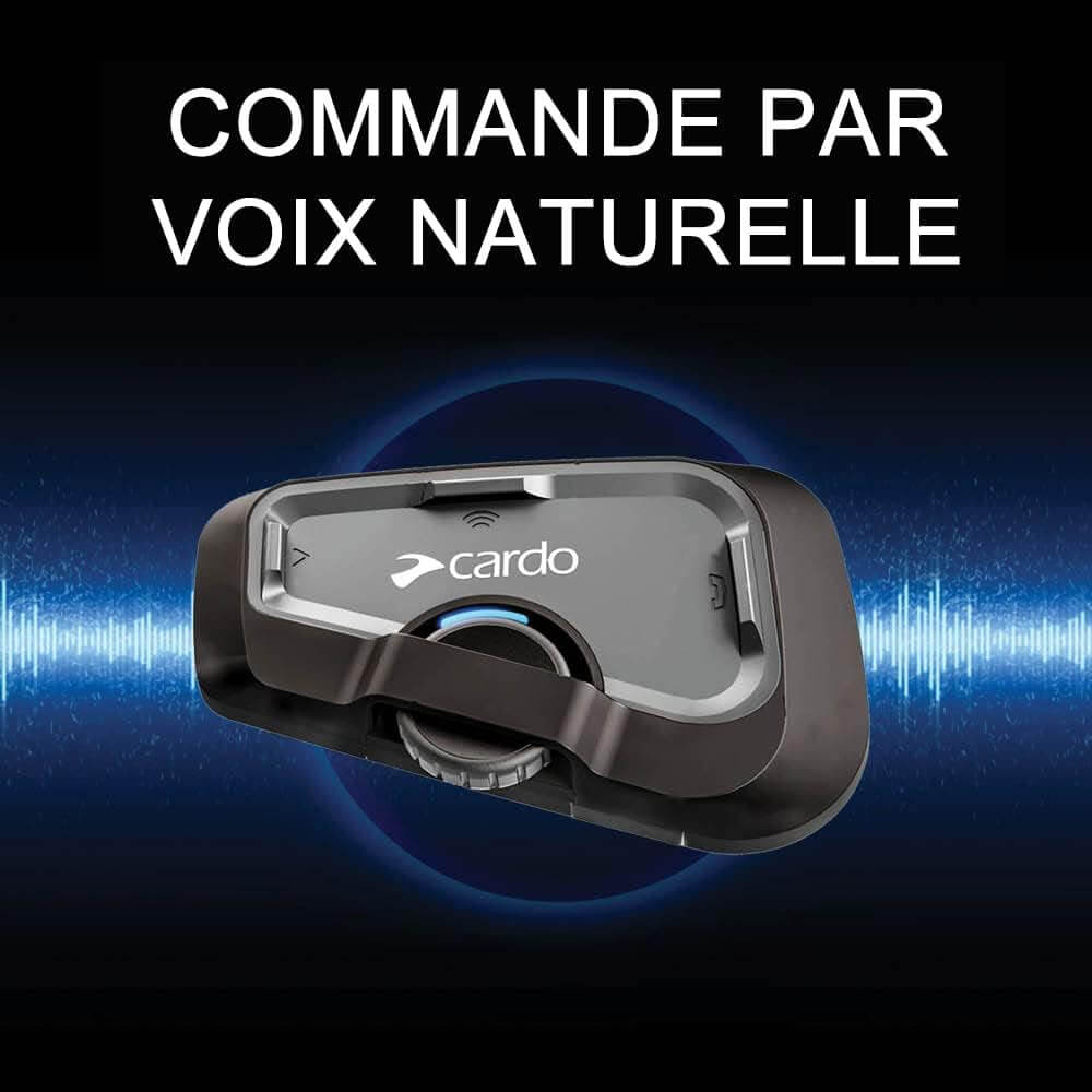 Intercom Cardo FREECOM 4X Sound by JBL avec commande par voix naturelle et haut-parleurs JBL.