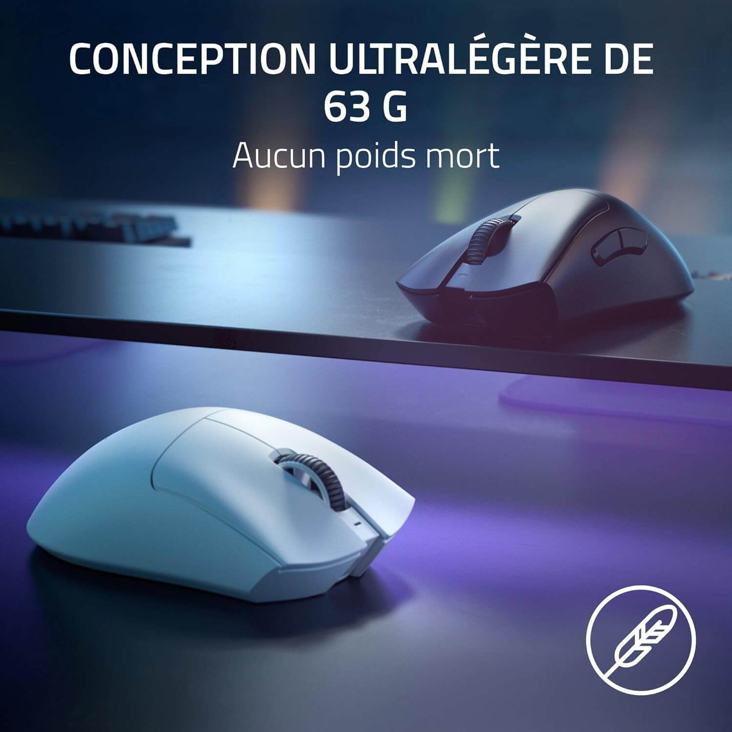 Razer DeathAdder V3 Pro avec conception ultralégère de 63 g sur un bureau